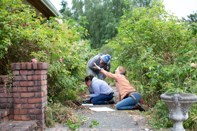 Team Floret visits Anne Belovich's rose gardens and tries to identify plants