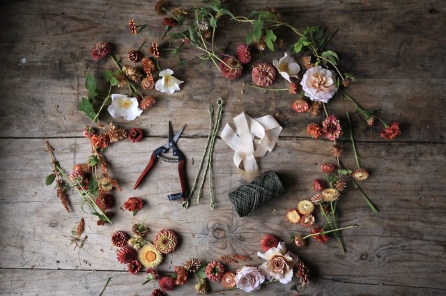 flower crown DIY field of roses on Floret Blog