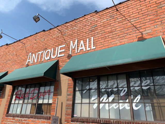 Red Door Antique Mall in Mount Vernon 